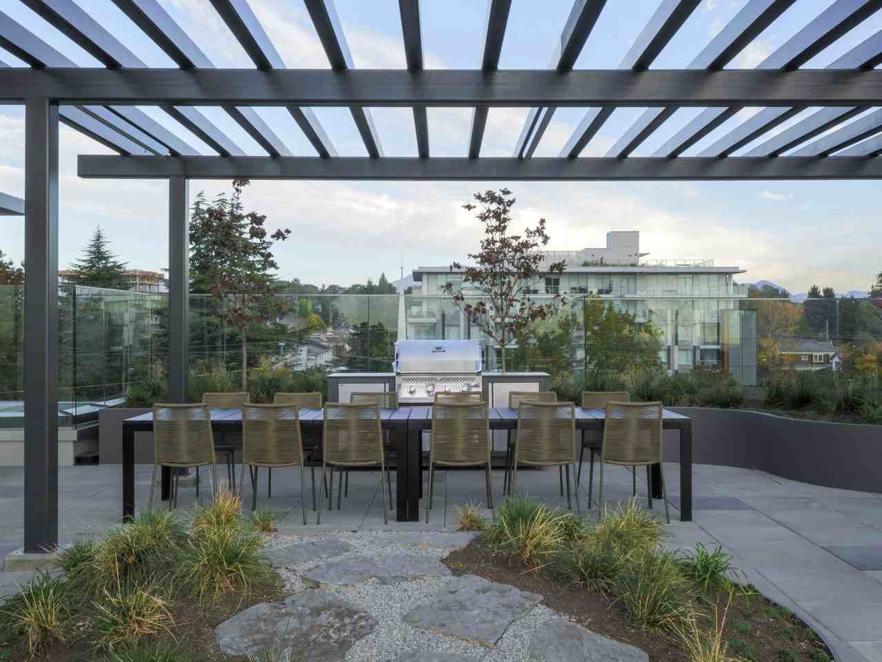 West 42 - Photo 7 of 50