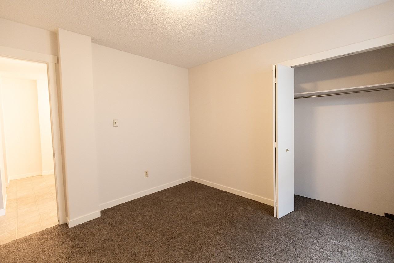 College 1127 - Photo 7 of 13