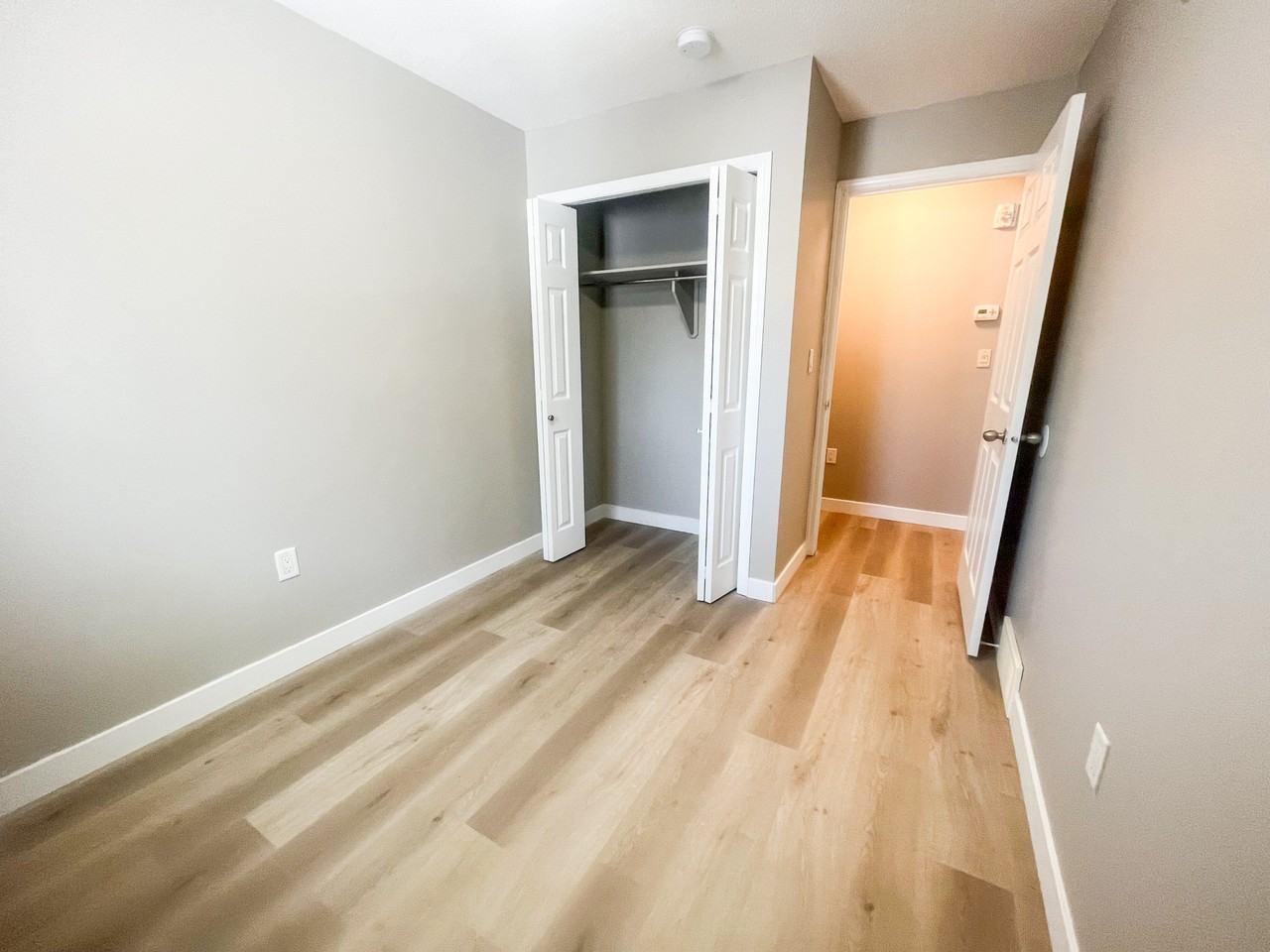 Regina Court Apartments - Photo 6 of 11