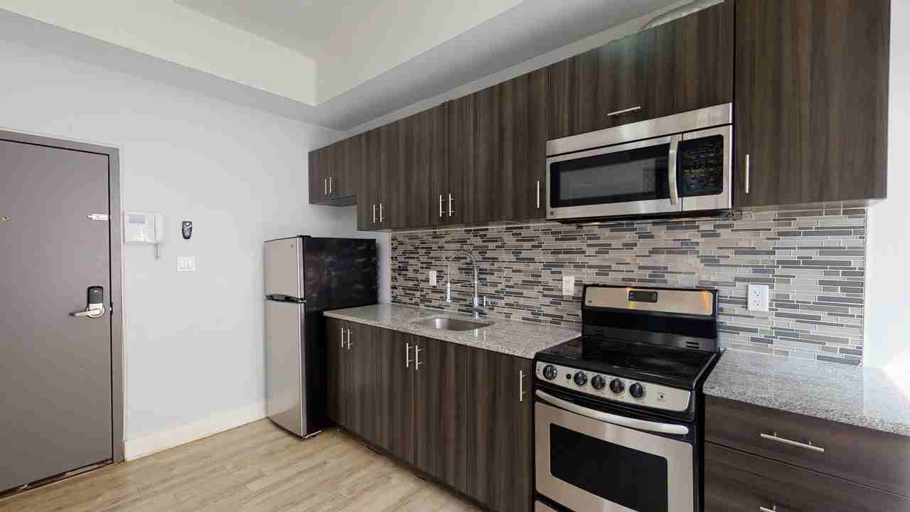 Laurier Apartments - Photo 4 of 31