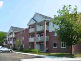 featured image of 175 Wellington St S