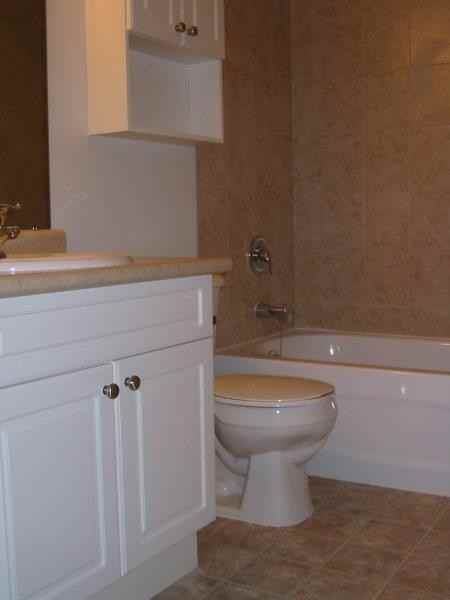 175 Wellington St. S - Photo 4 of 7
