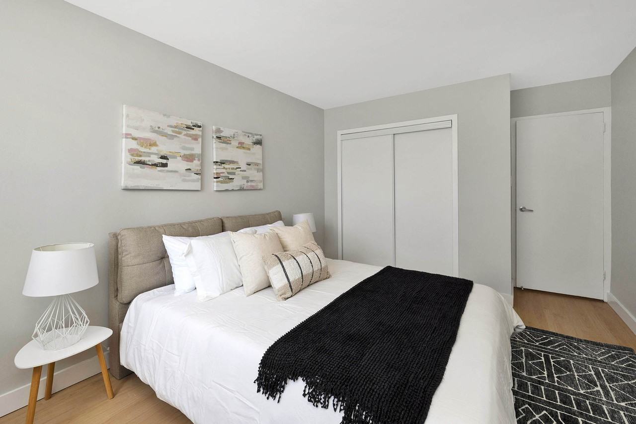 Dixie Square Apartments - Photo 7 of 13