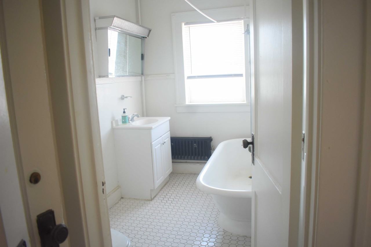 1414 N Piedras St #32 - Photo 3 of 8