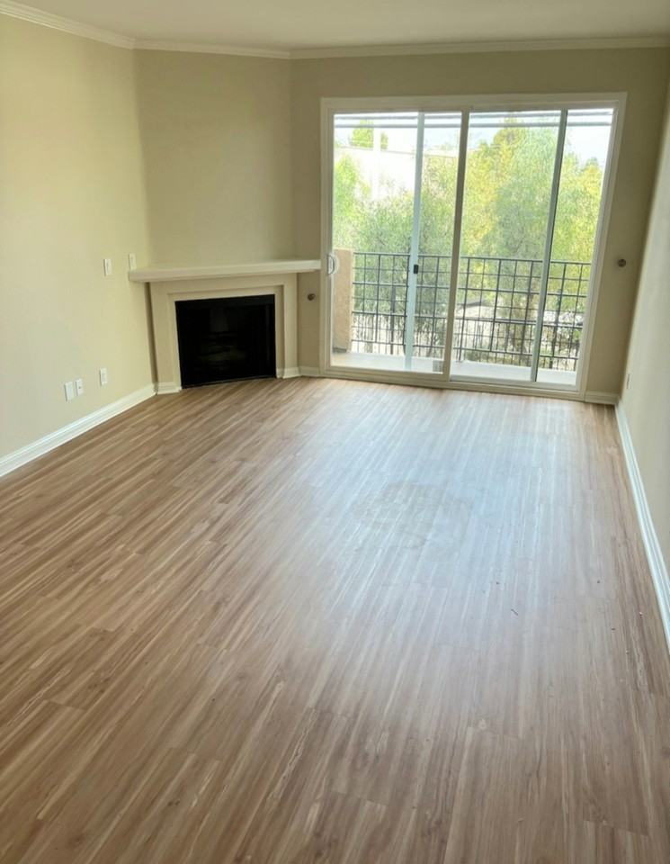 22859 Del Valle Street - Photo 4 of 12