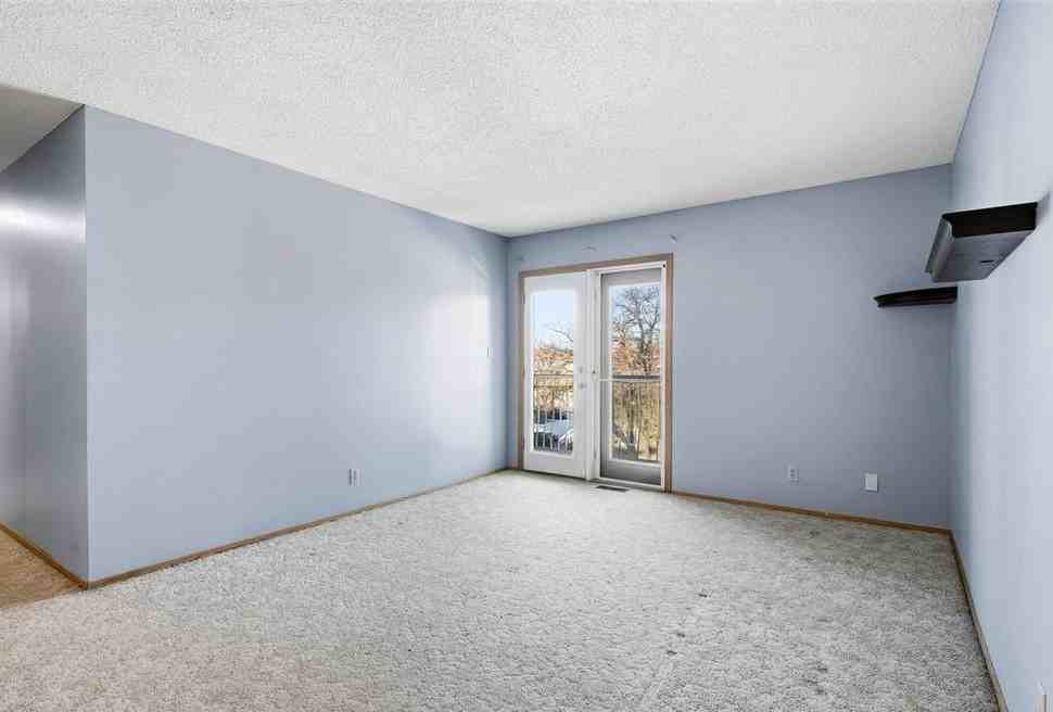 6575 Rochdale Blvd - Photo 2 of 10