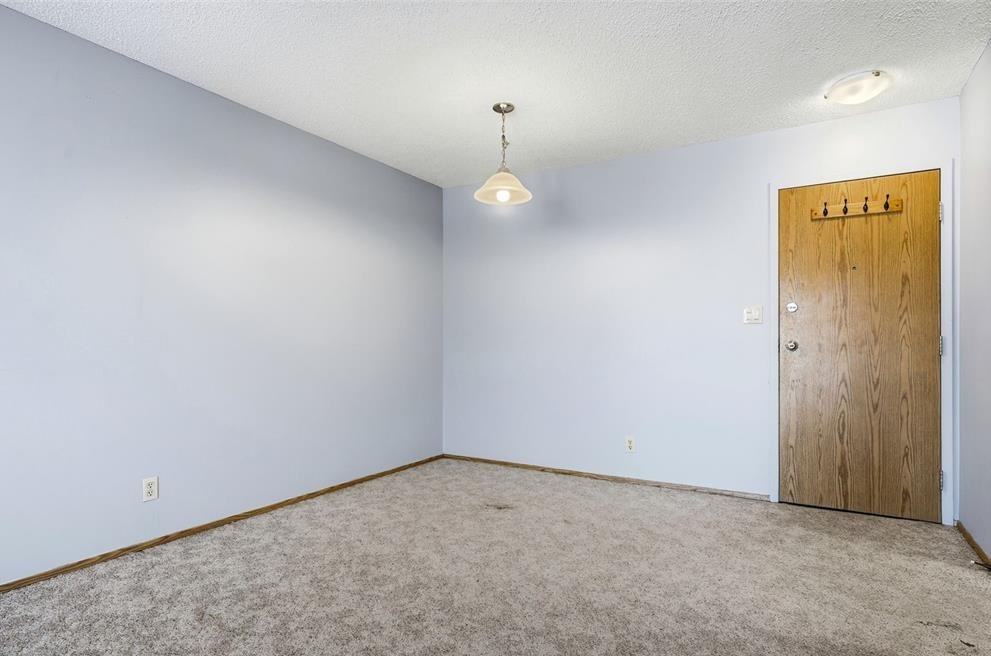 6575 Rochdale Blvd - Photo 4 of 10