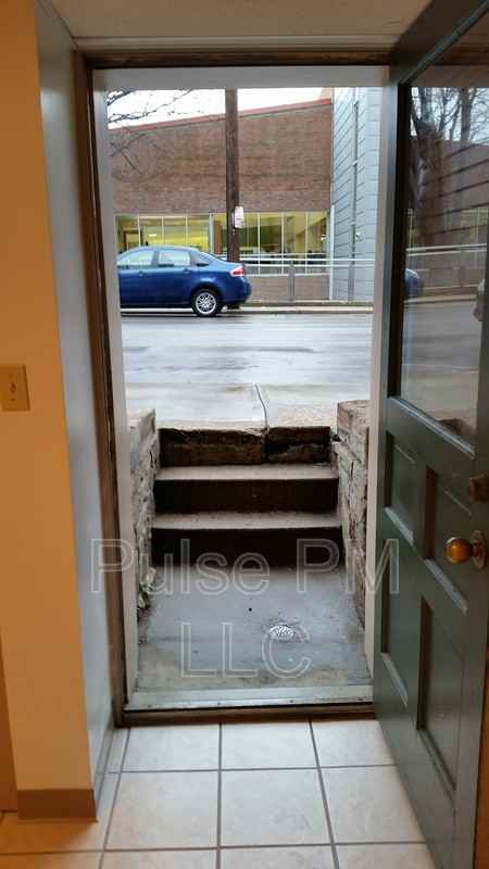 112 E 5th St - Photo 6 of 19