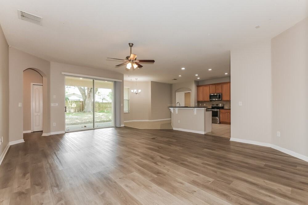 1610 White Dove Ct - Photo 4 of 16