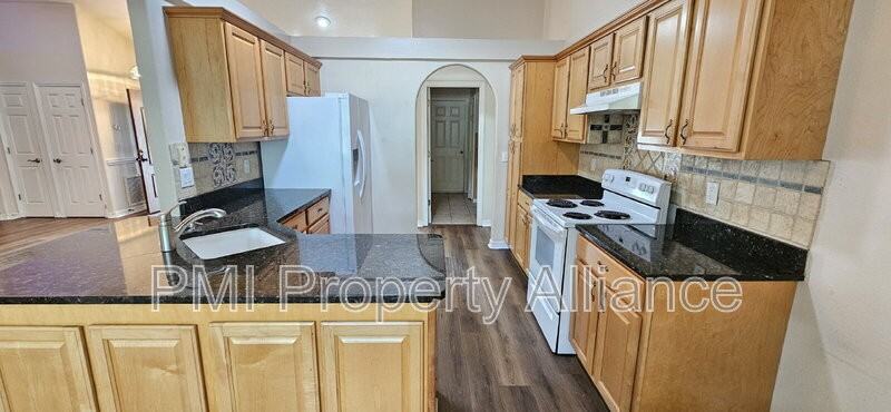 8511 Spyglass Loop - Photo 3 of 15