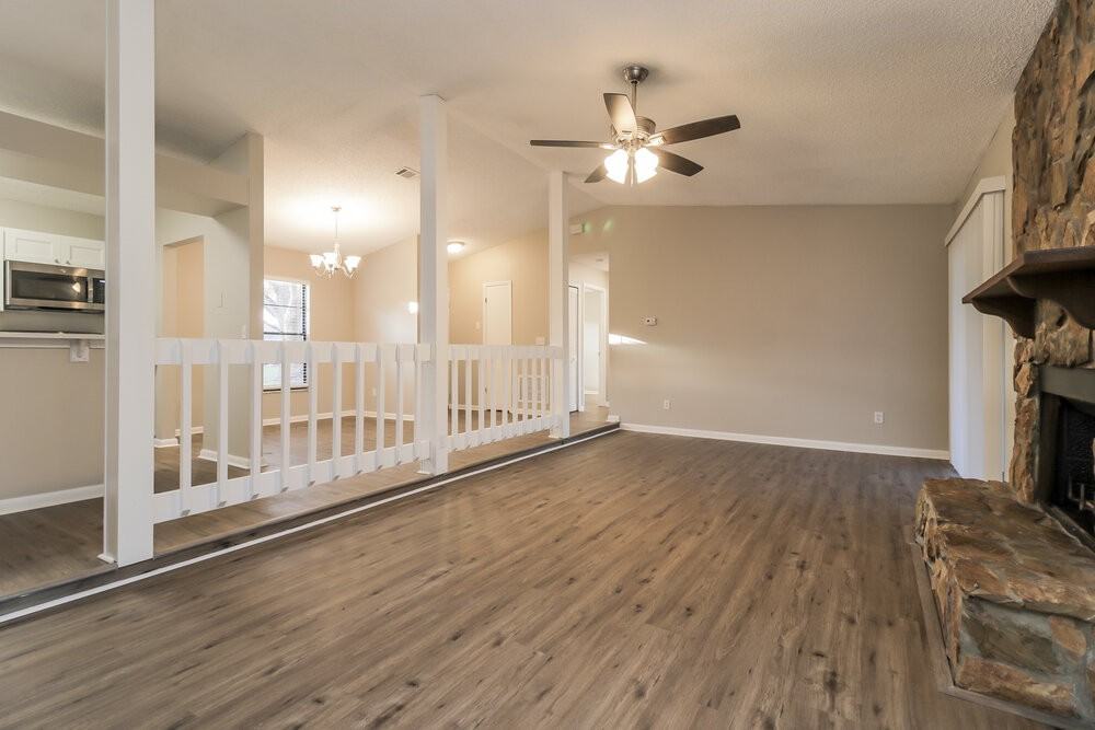 4453 Tomlinson Cir - Photo 4 of 16