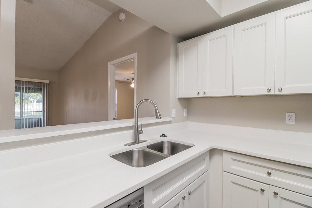 4453 Tomlinson Cir - Photo 7 of 16