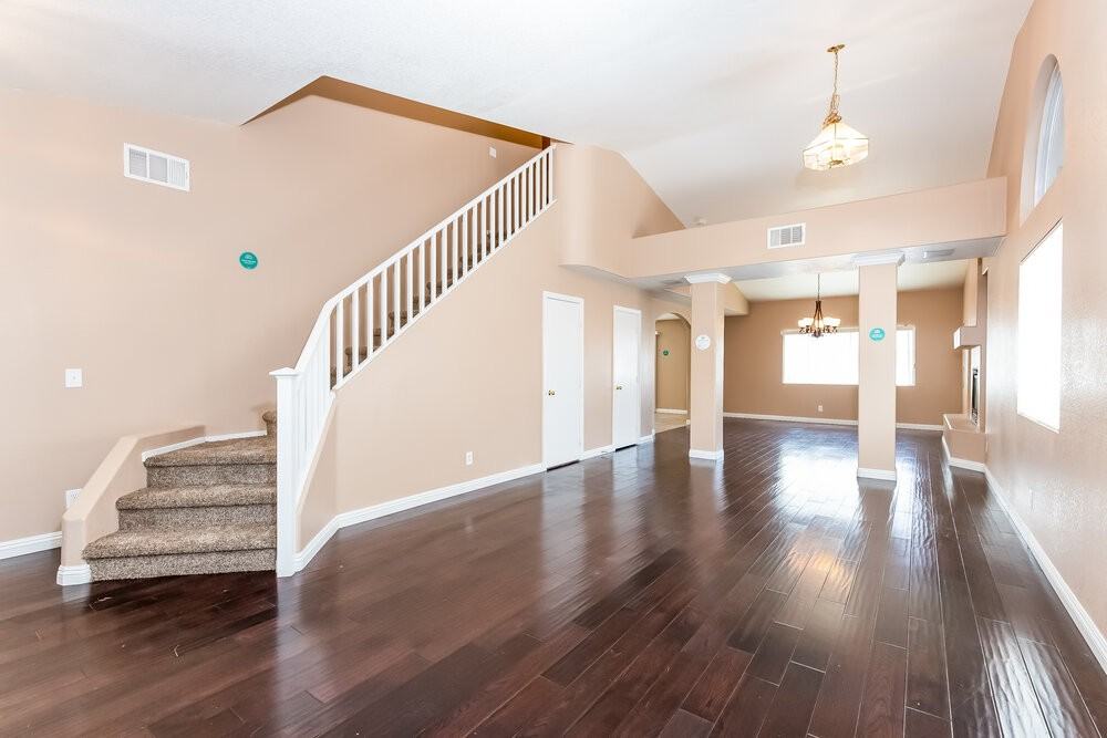 2205 Royal Caribbean Ave - Photo 4 of 16