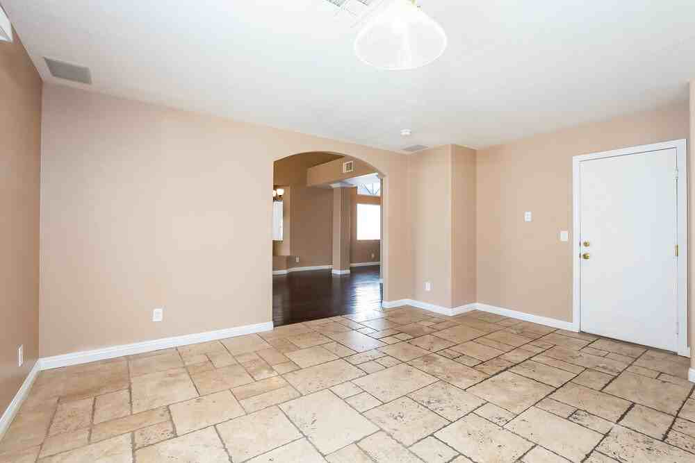 2205 Royal Caribbean Ave - Photo 5 of 16