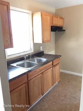 2207 Green Rd - Photo 2 of 11