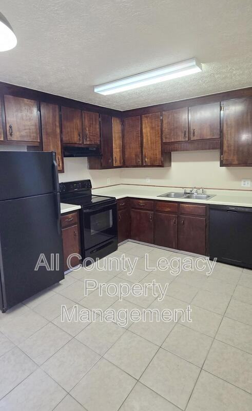 1901 Patterson Ct - Photo 3 of 7