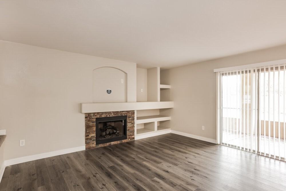 10438 W Georgia Ave - Photo 6 of 20