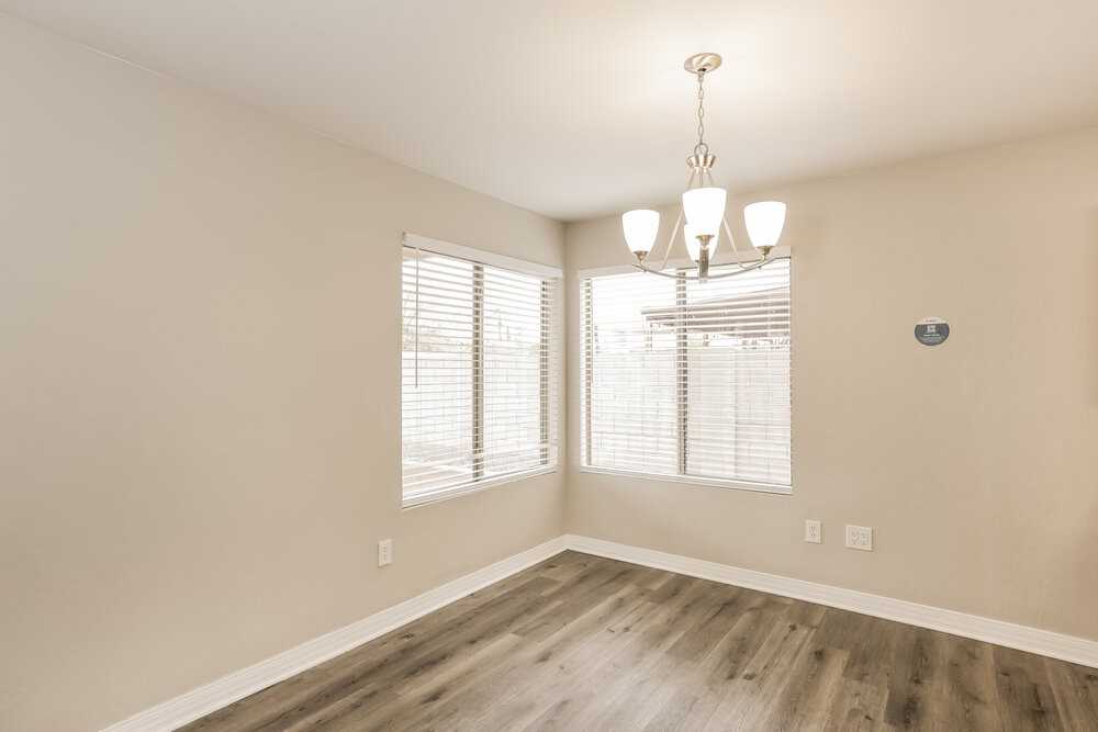 10438 W Georgia Ave - Photo 7 of 20