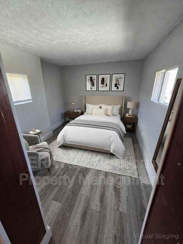 861 Bassett Ave - Photo 3 of 19