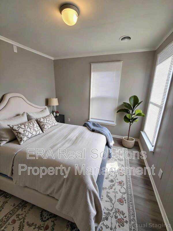 1892 1/2 Denune Ave - Photo 3 of 9