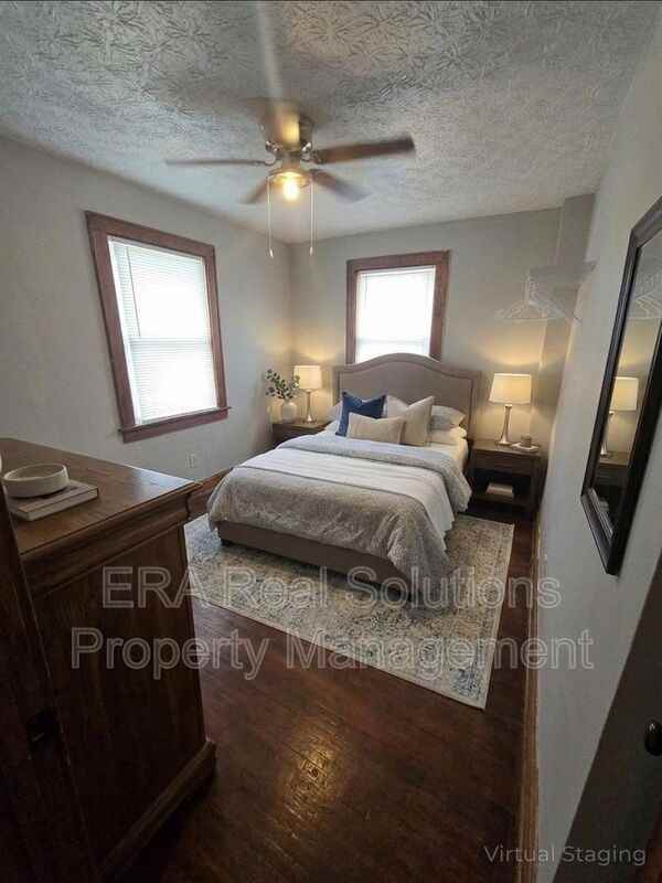 488 Woodbury Ave - Photo 4 of 14