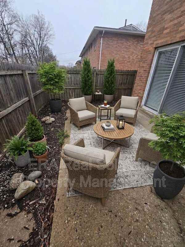 1138 Mccarley Dr E - Photo 5 of 17