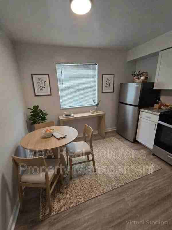 1072 Forest St #D - Photo 3 of 12