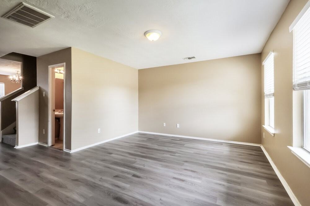 21211 Linden House Ct - Photo 4 of 17