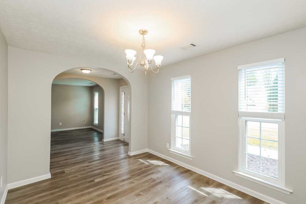 10841 Paladin Dr - Photo 5 of 17