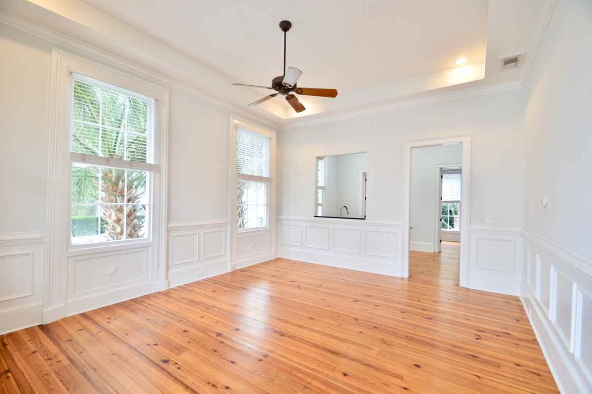 192 Wentworth St - Photo 3 of 13