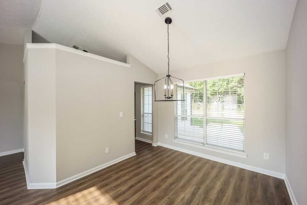 320 Emerald Green Ct - Photo 4 of 16