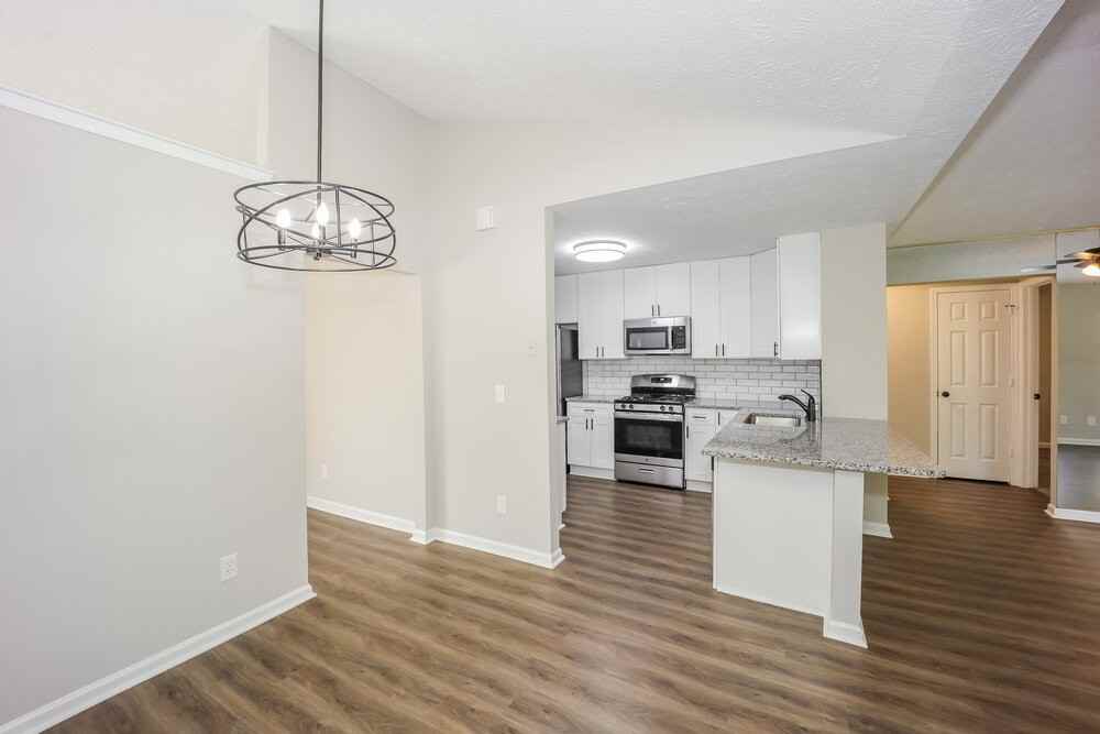 320 Emerald Green Ct - Photo 5 of 16