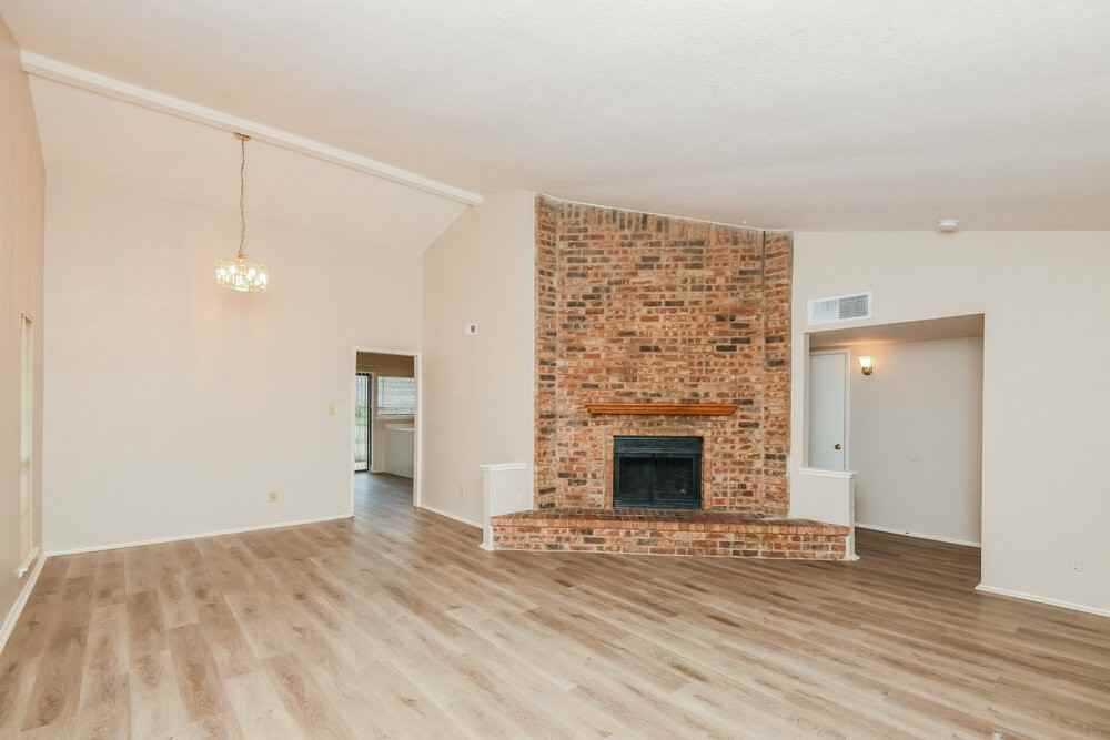 3913 Horizon Pl - Photo 3 of 16