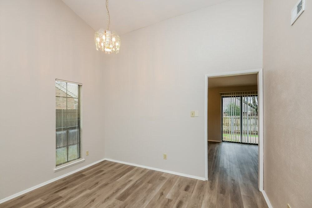 3913 Horizon Pl - Photo 4 of 16