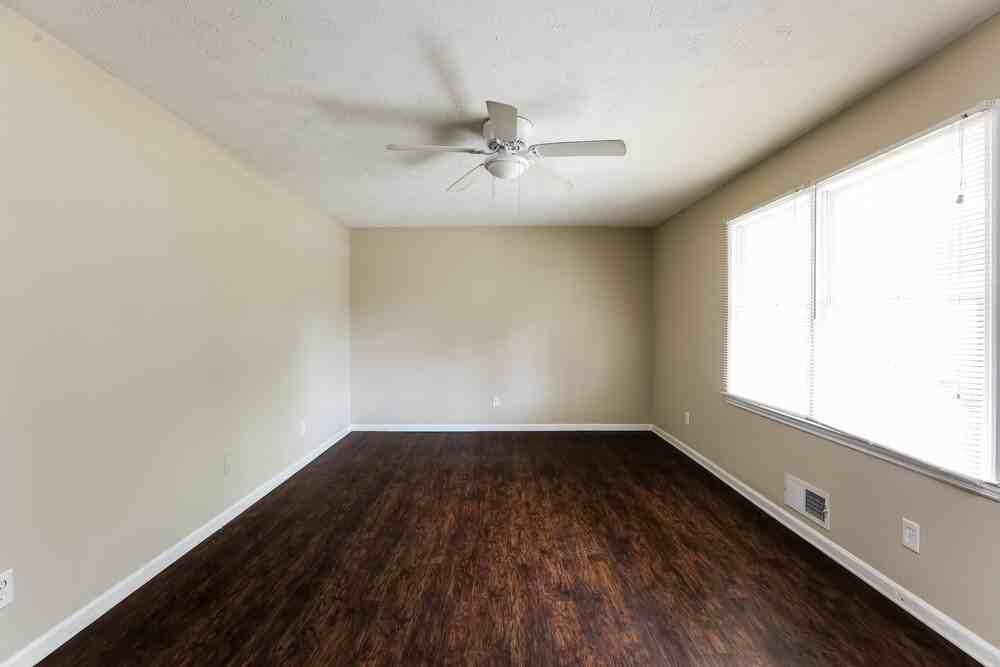 4649 Danna Dr - Photo 5 of 16