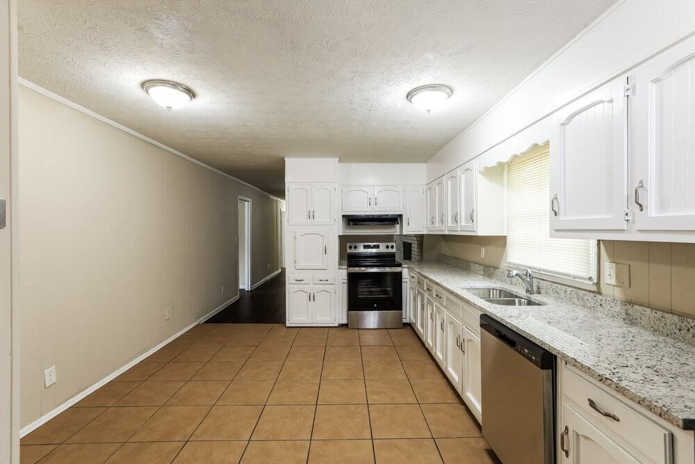 4649 Danna Dr - Photo 7 of 16