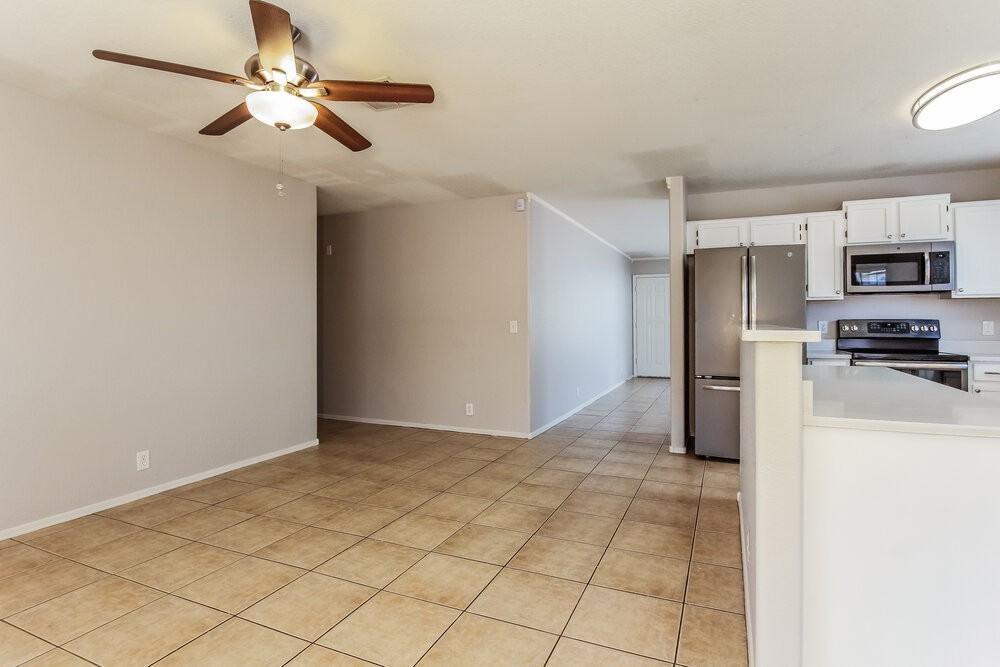 8745 W Tuckey Ln - Photo 7 of 16