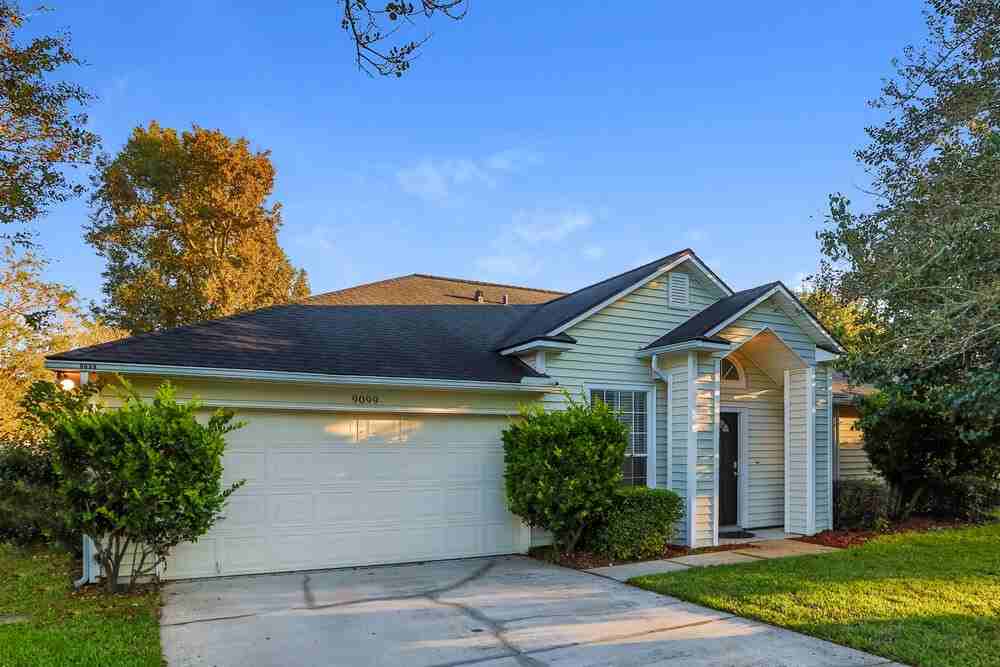 9099 Rockpond Meadows Dr - Photo 4 of 16