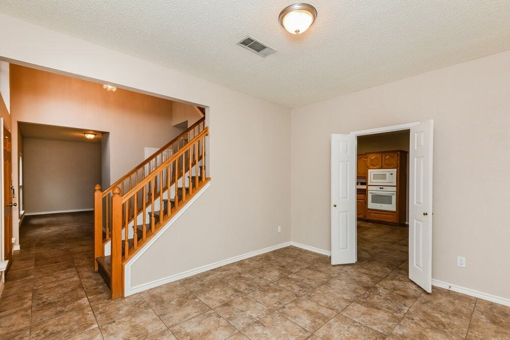 744 Teresa Dr - Photo 7 of 20