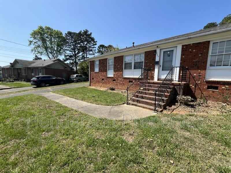 7322 Briardale Dr - Photo 3 of 16