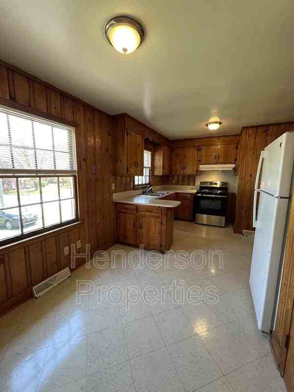 7322 Briardale Dr - Photo 5 of 16