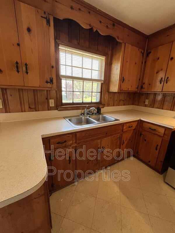 7322 Briardale Dr - Photo 7 of 16