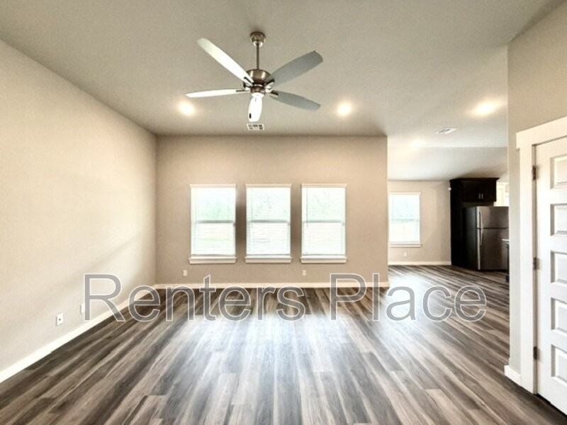 14975 S Poplar Pl - Photo 6 of 17