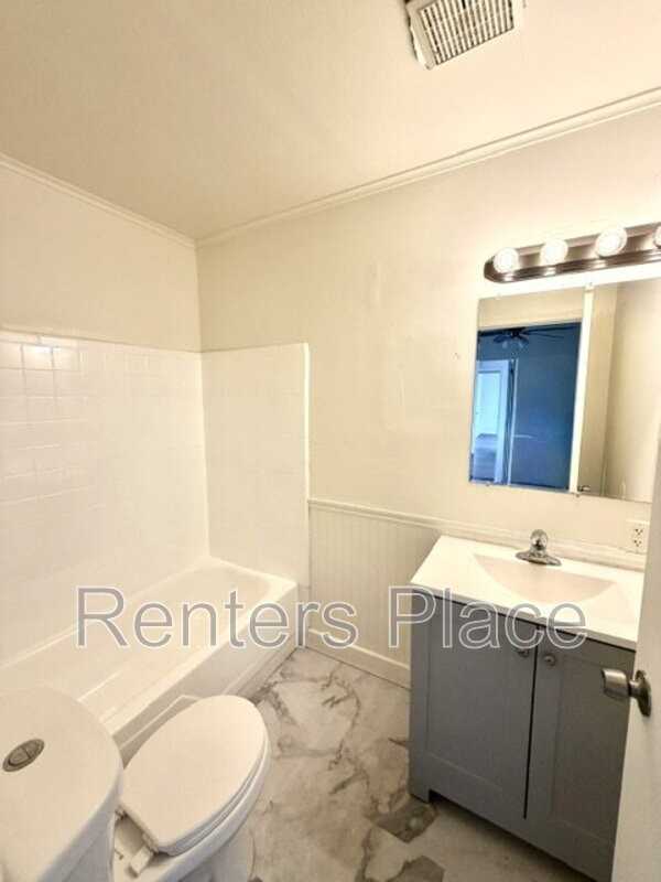 229 E 28th St N - Photo 3 of 15