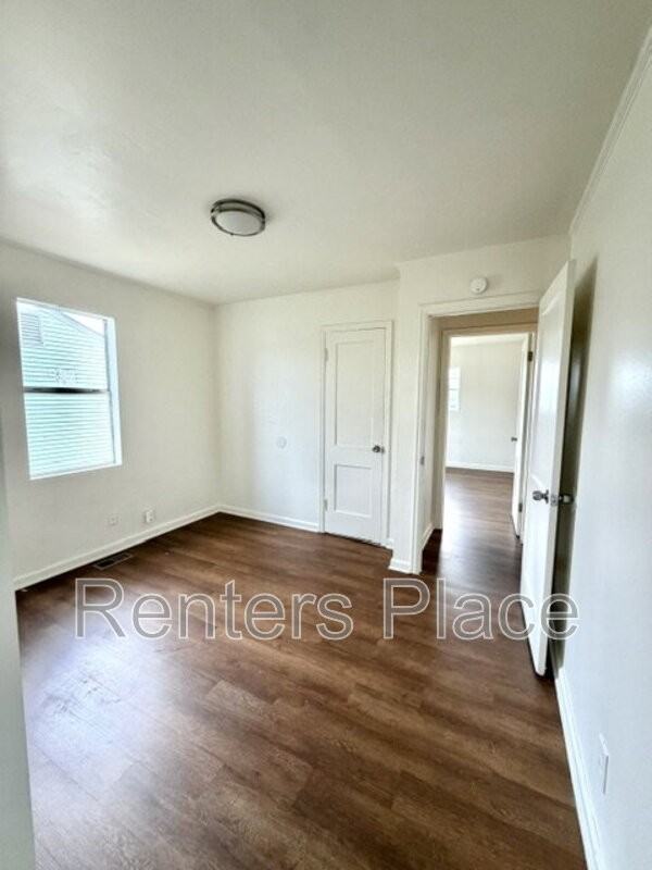 229 E 28th St N - Photo 5 of 15