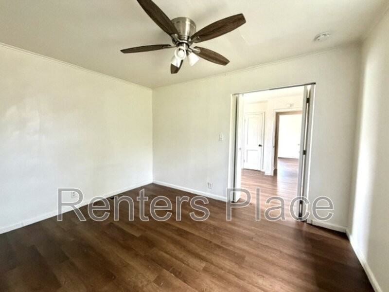 229 E 28th St N - Photo 6 of 15