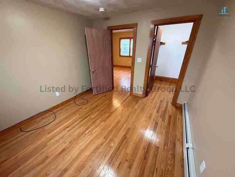 132 Hall St #2E - Photo 6 of 14