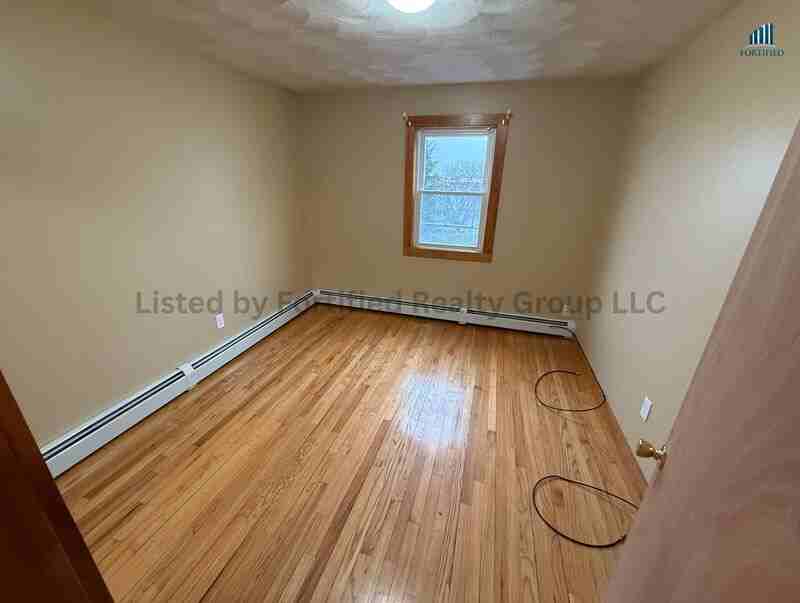 132 Hall St #2E - Photo 7 of 14