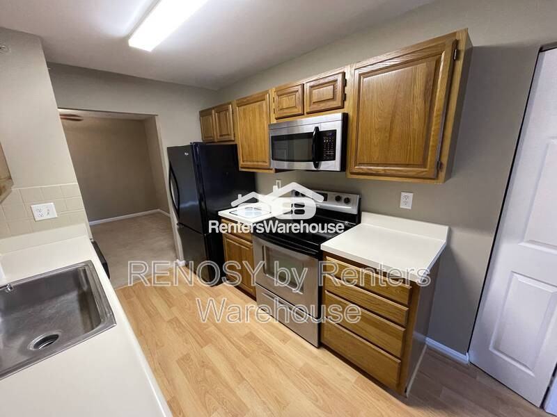 3512 Thomas Pointe Ct #1B - Photo 2 of 17