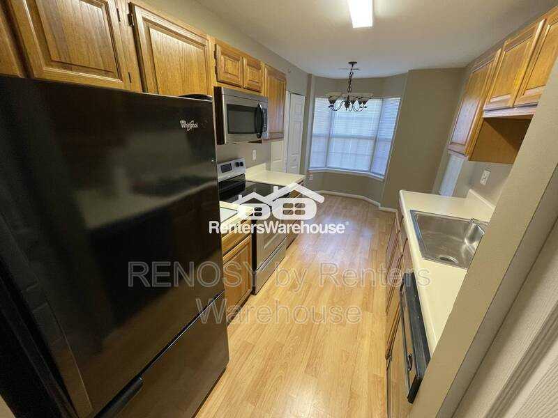 3512 Thomas Pointe Ct #1B - Photo 4 of 17